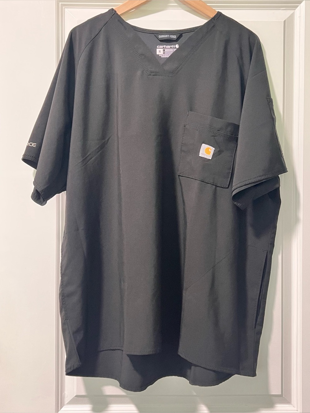 Carhartt Force Men's Men’s Scrub Shirt Modern Fit Size XL Black Top Medical/Tech